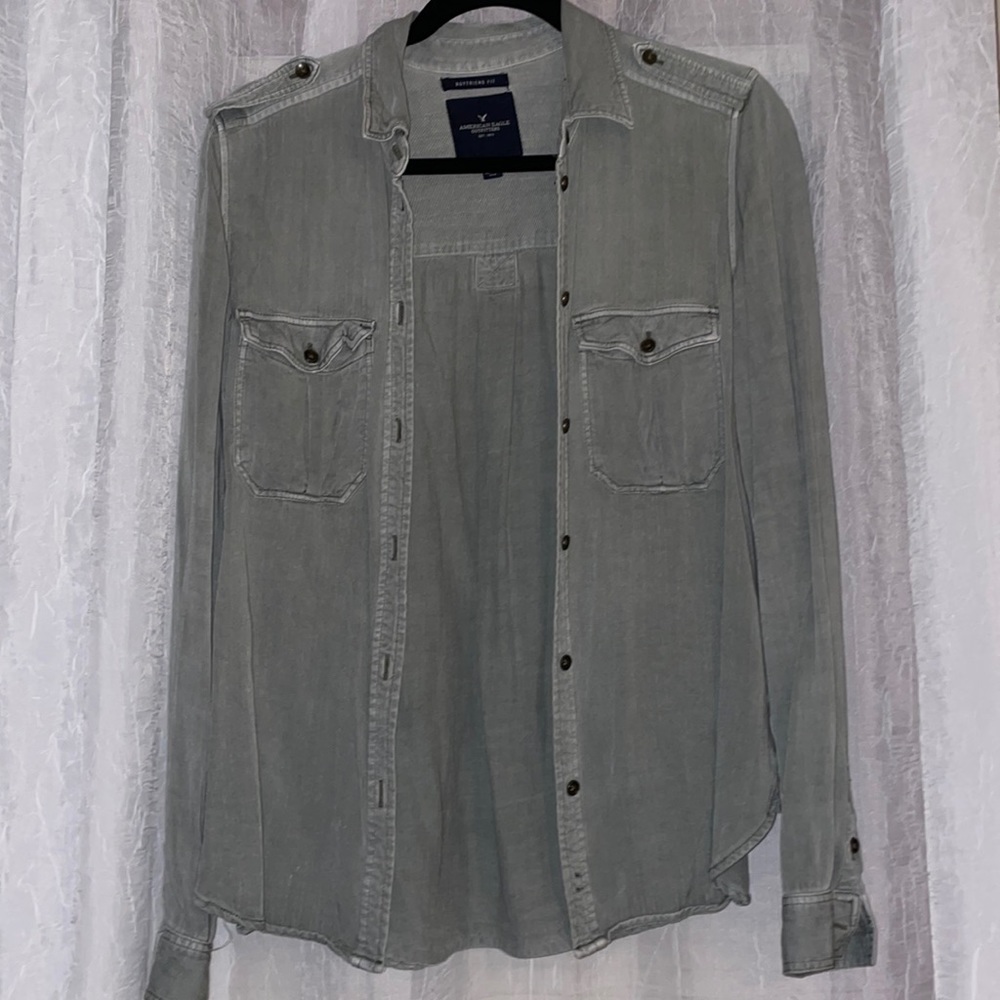 American Eagle army green button up